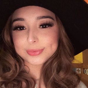 Meet your Posher, Danae